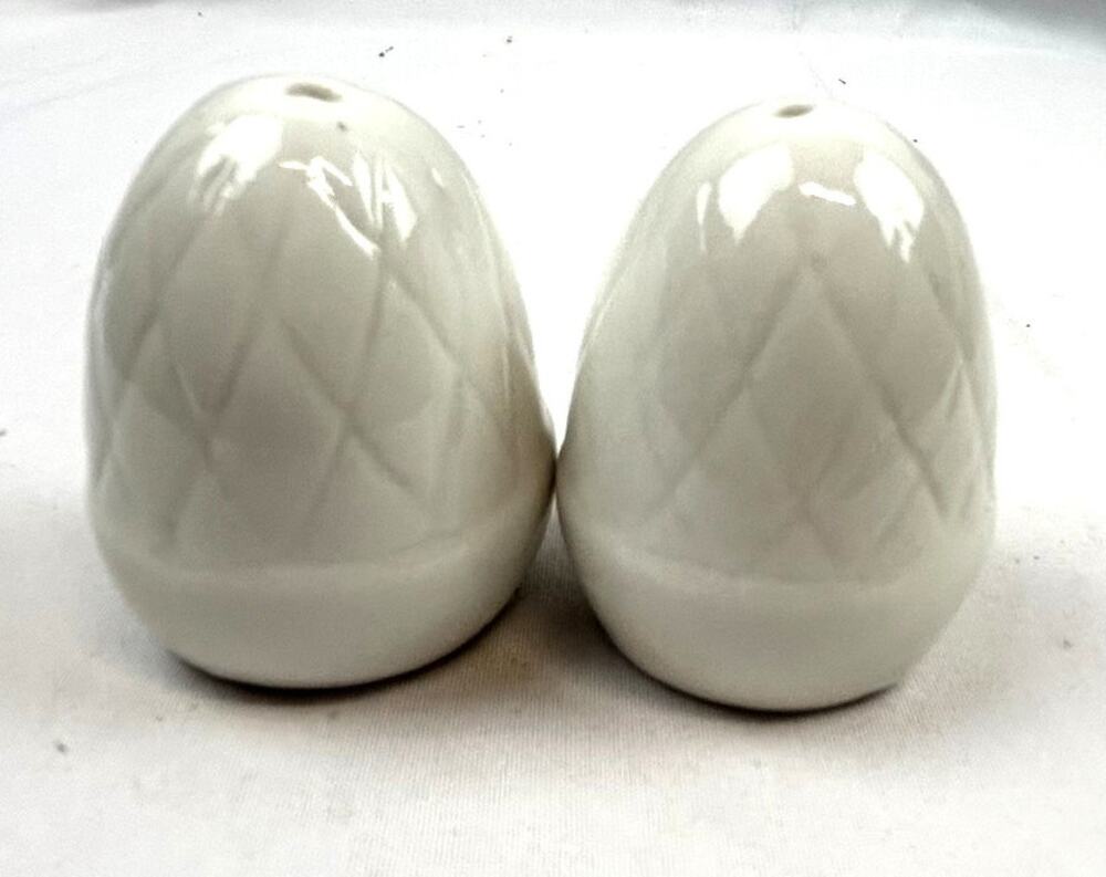 SKU 2150 Vintage White Ceramic Acorn Salt and Pepper Shakers 2" Country Decor